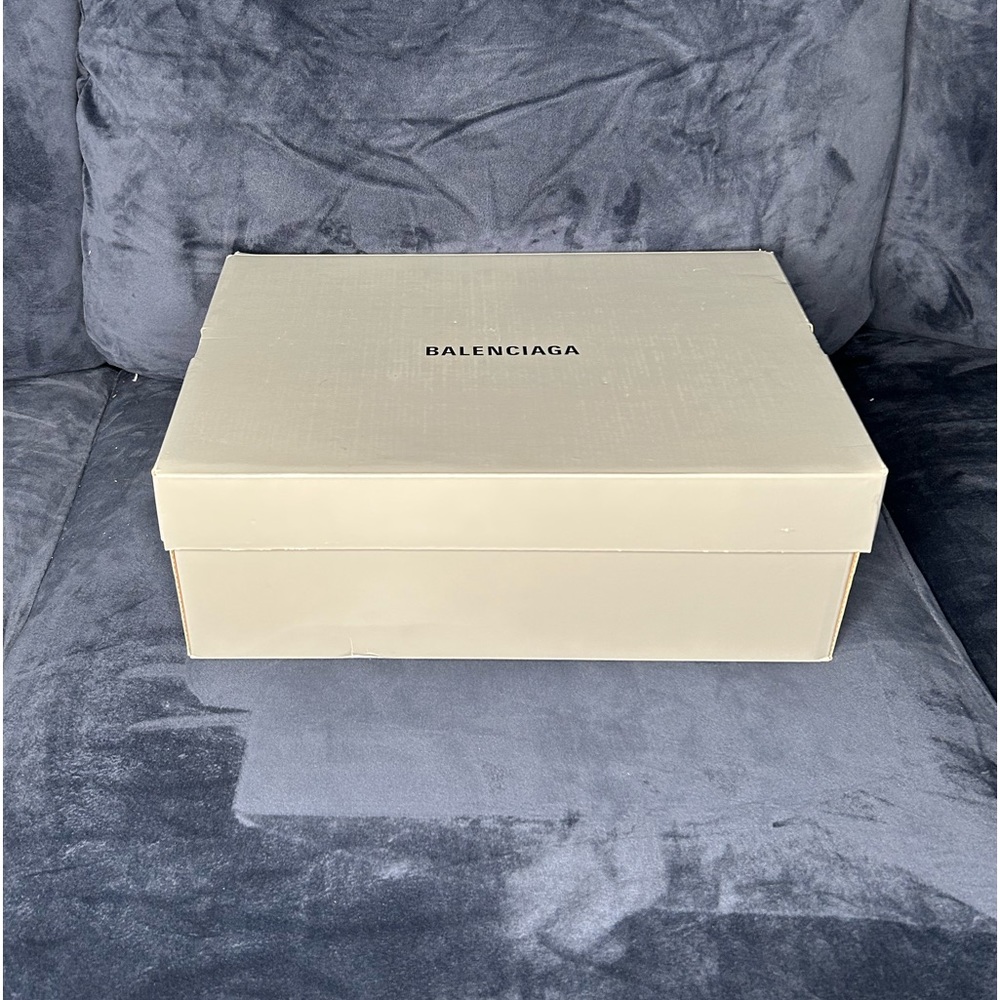 100% AUTHENTIC BALENCIAGA’S.
